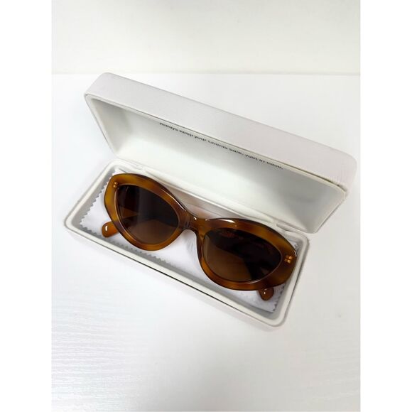 Chimi Accessories - Chimi 09 Havana Sunglasses Cat Eye Tortoise Case